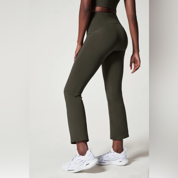 SPANX Booty Boost Ankle Flare - Picture 10 of 10